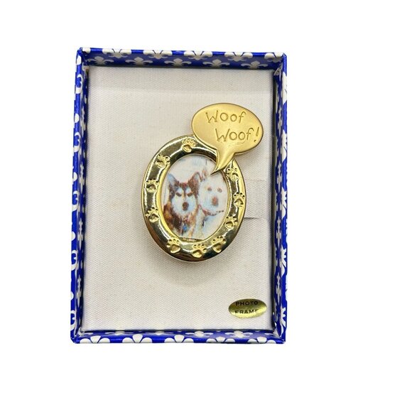 JJ Brooch Woof Woof Dog Photo Frame Brooch Display Picture Holder Pin Gold Tone - Picture 1 of 7